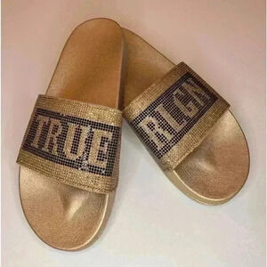 True Religion Women’s Jasmine Crystal Rhinestone Gold Slides Size 9